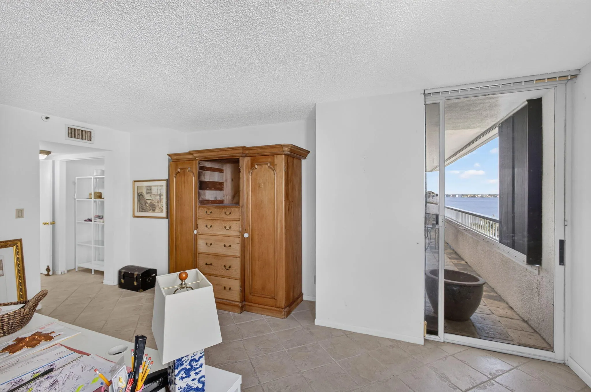 5280 N OCEAN Drive #4D