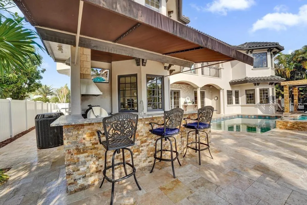 2340 NE 47TH Street