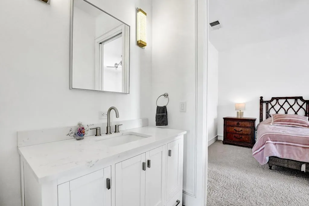 2340 NE 47TH Street
