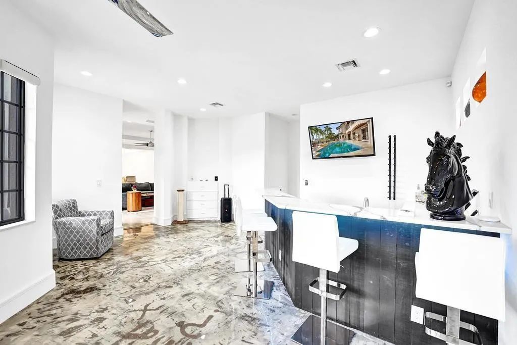 2340 NE 47TH Street