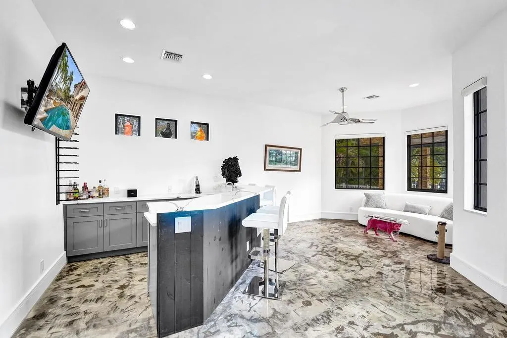 2340 NE 47TH Street