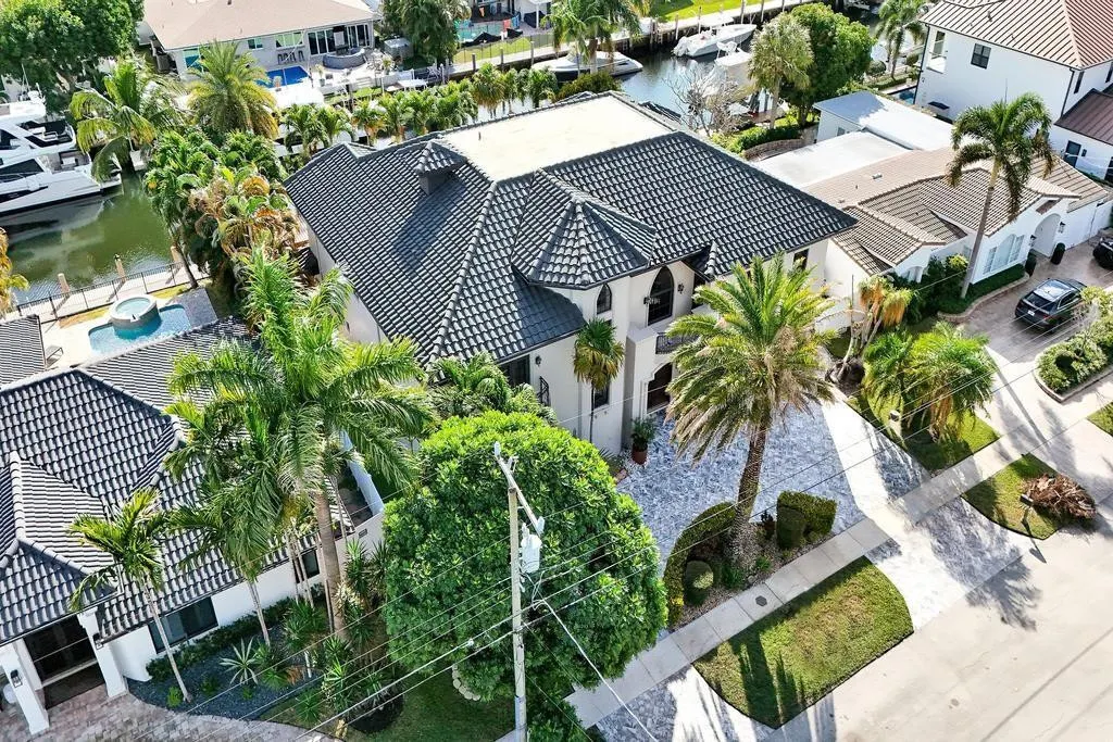 2340 NE 47TH Street