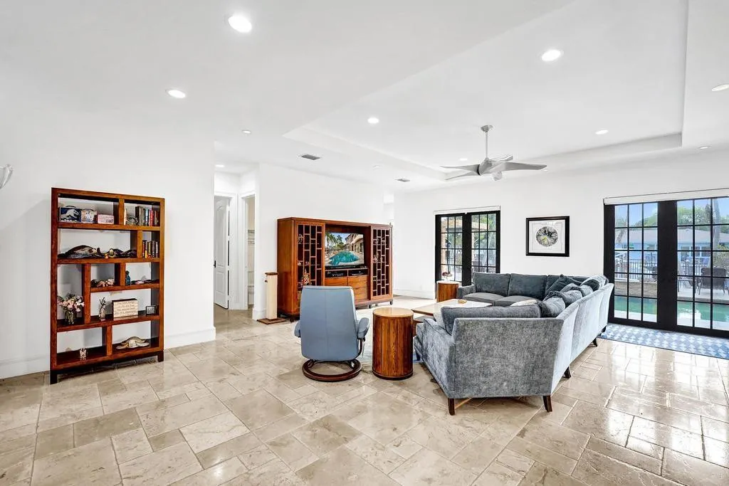 2340 NE 47TH Street