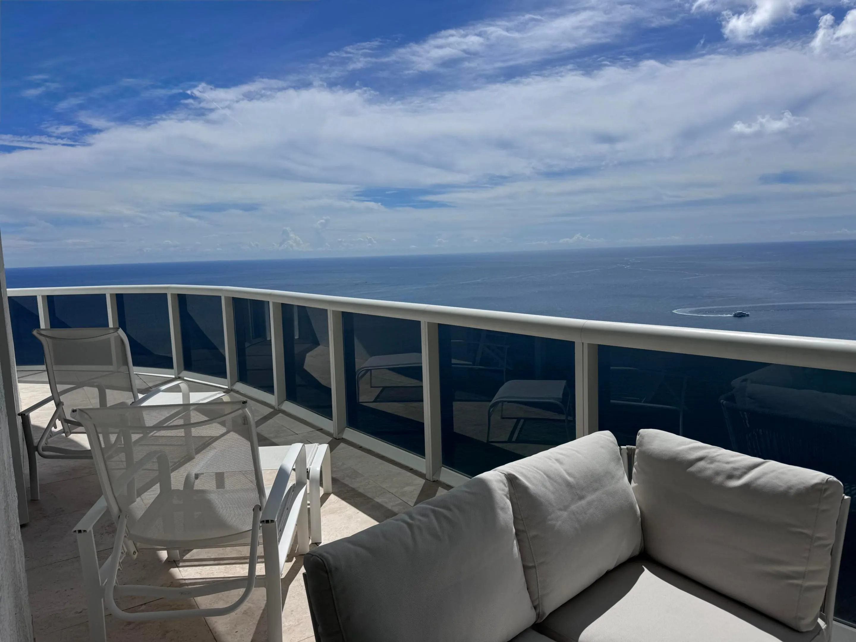 16001 COLLINS Avenue #4002