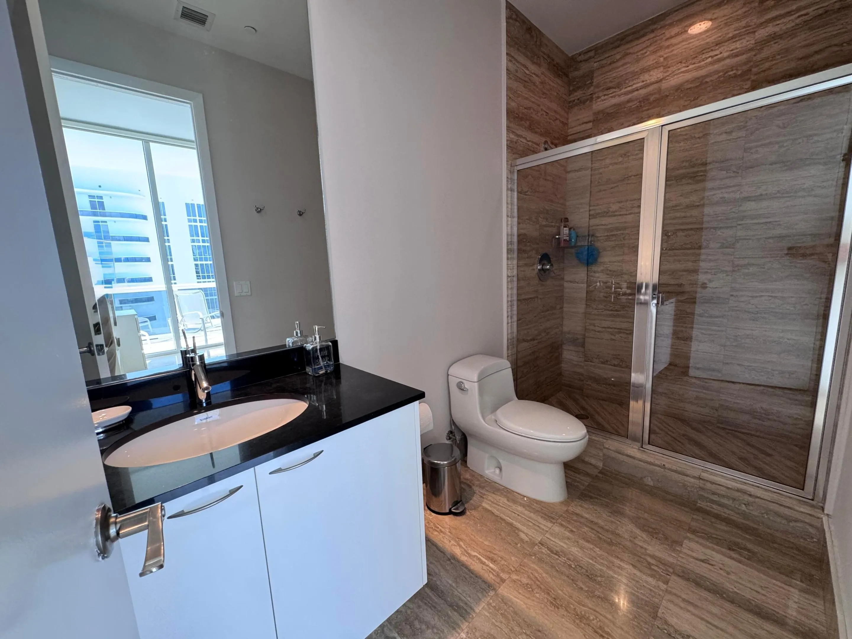 16001 COLLINS Avenue #4002