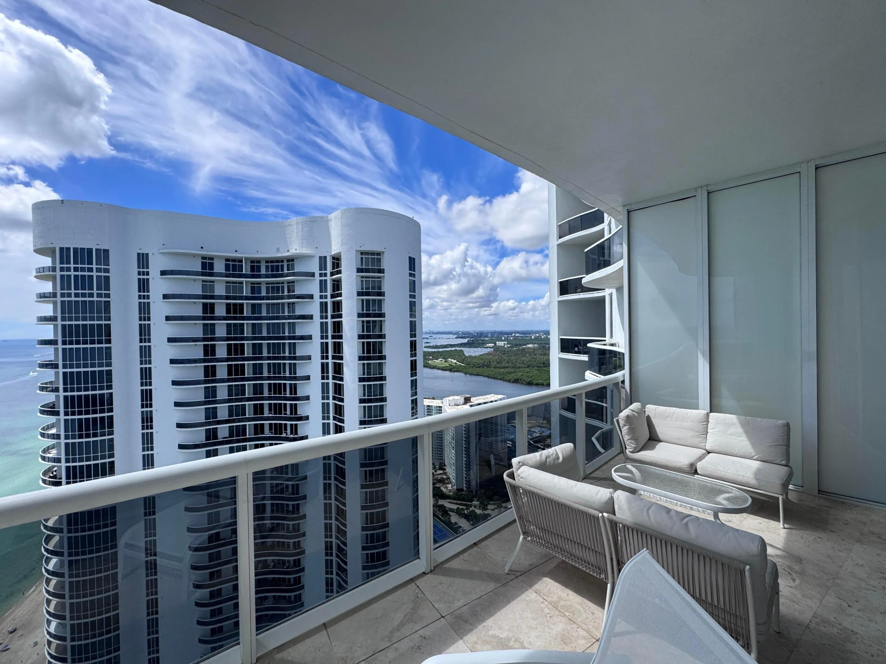 16001 COLLINS Avenue #4002