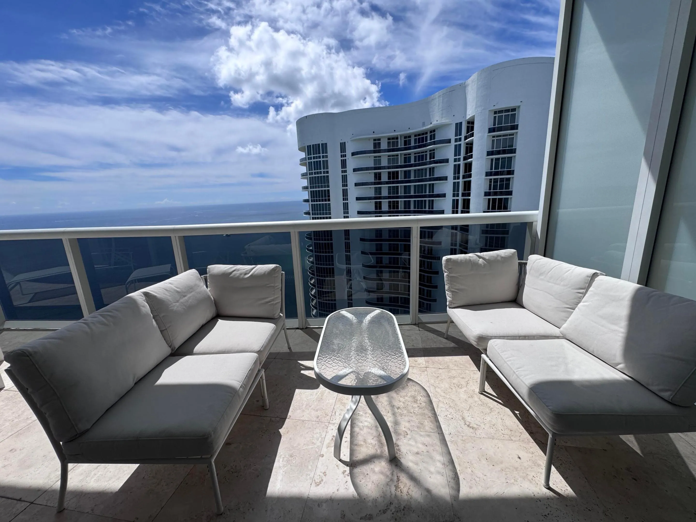 16001 COLLINS Avenue #4002