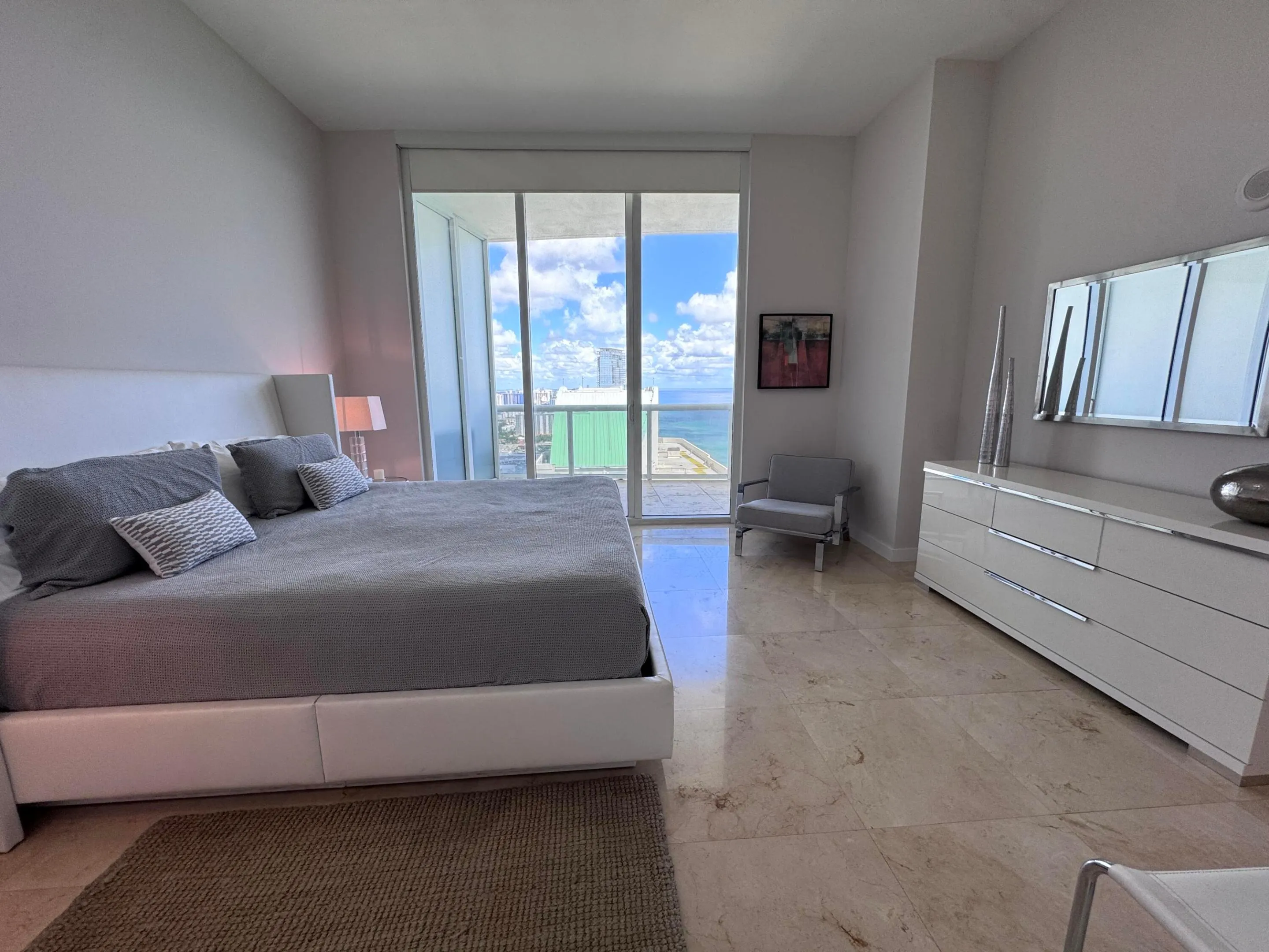 16001 COLLINS Avenue #4002