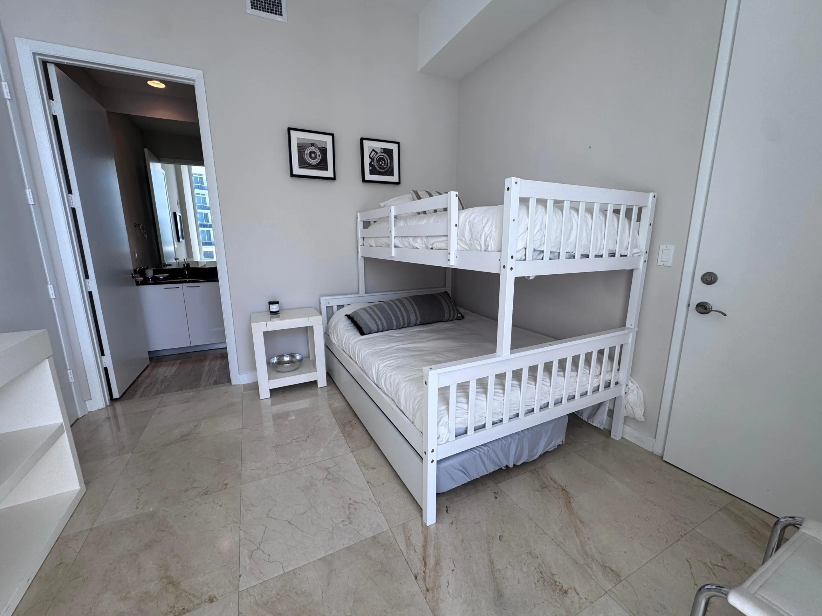 16001 COLLINS Avenue #4002