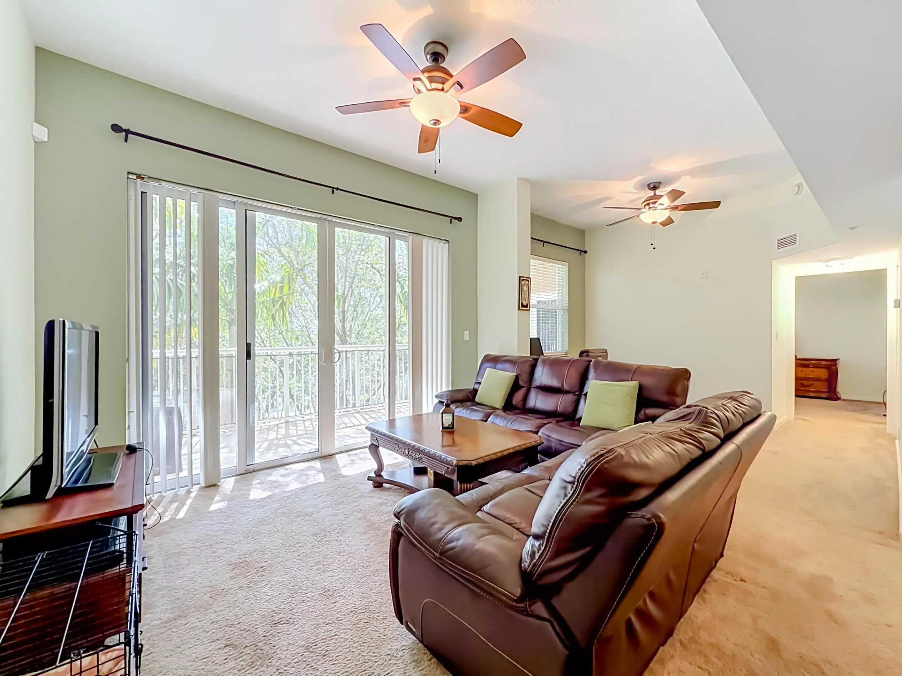 519 E SHERIDAN Street #4042