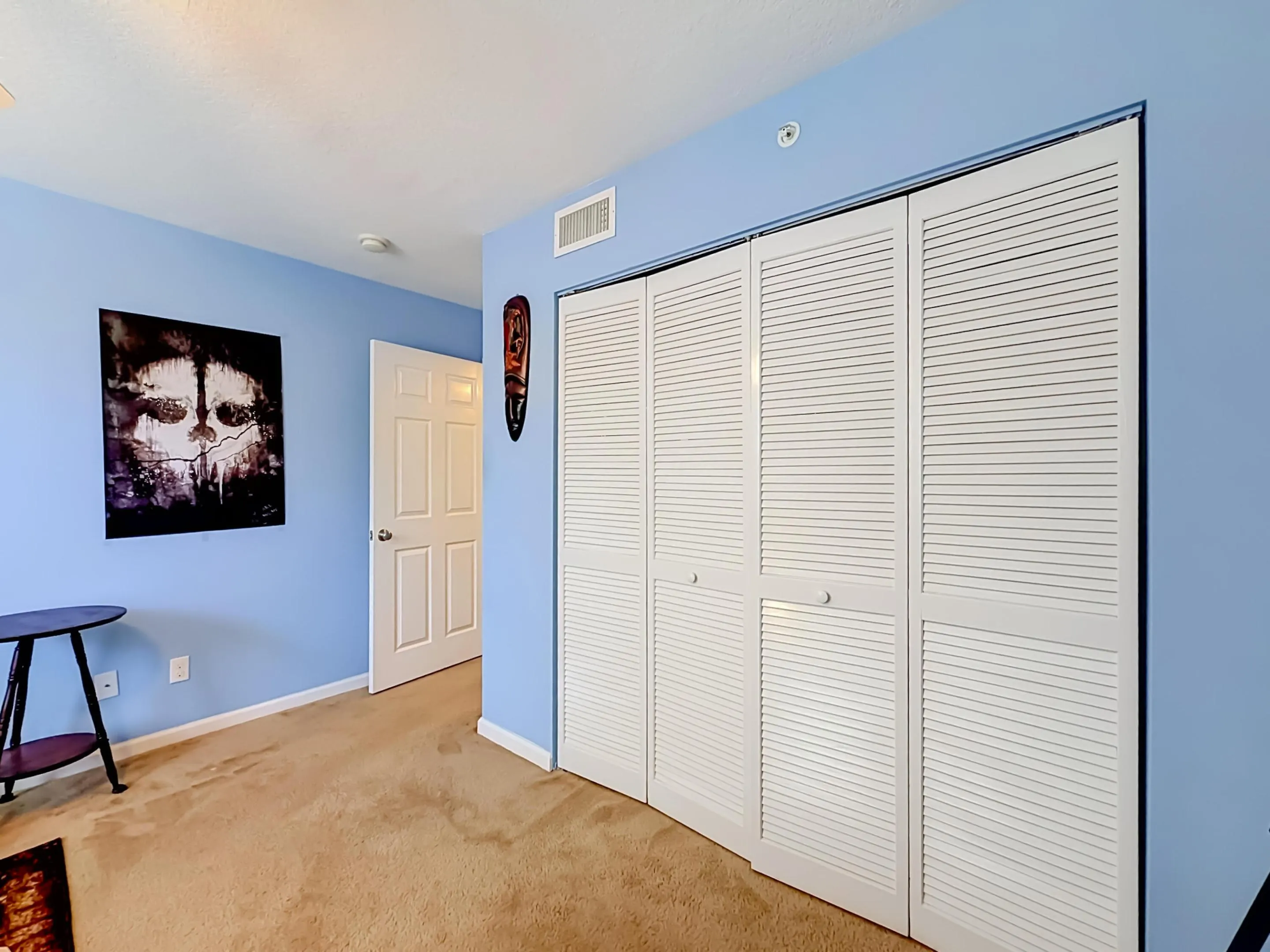 519 E SHERIDAN Street #4042