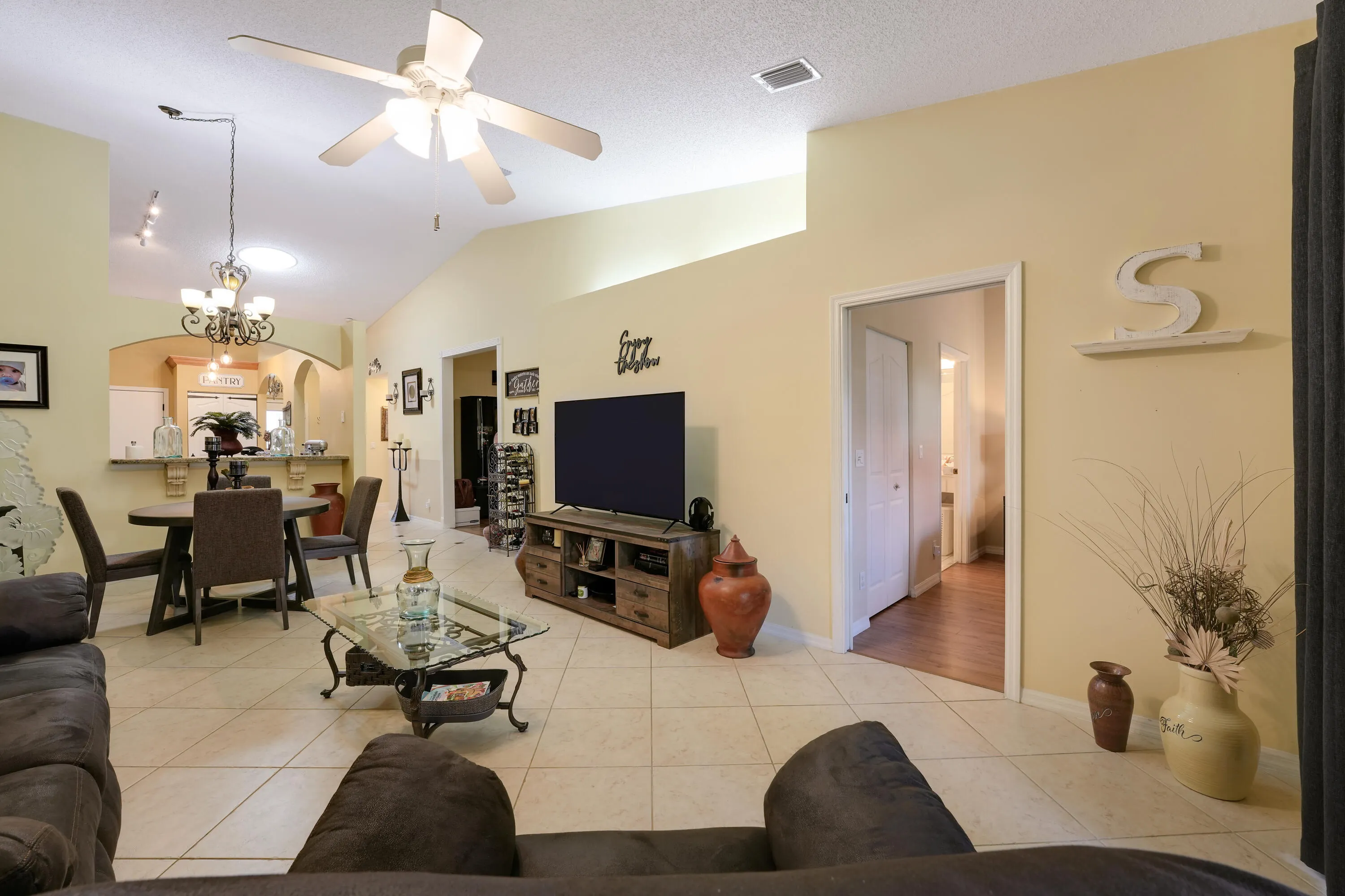 8076 CORMYOUR Way