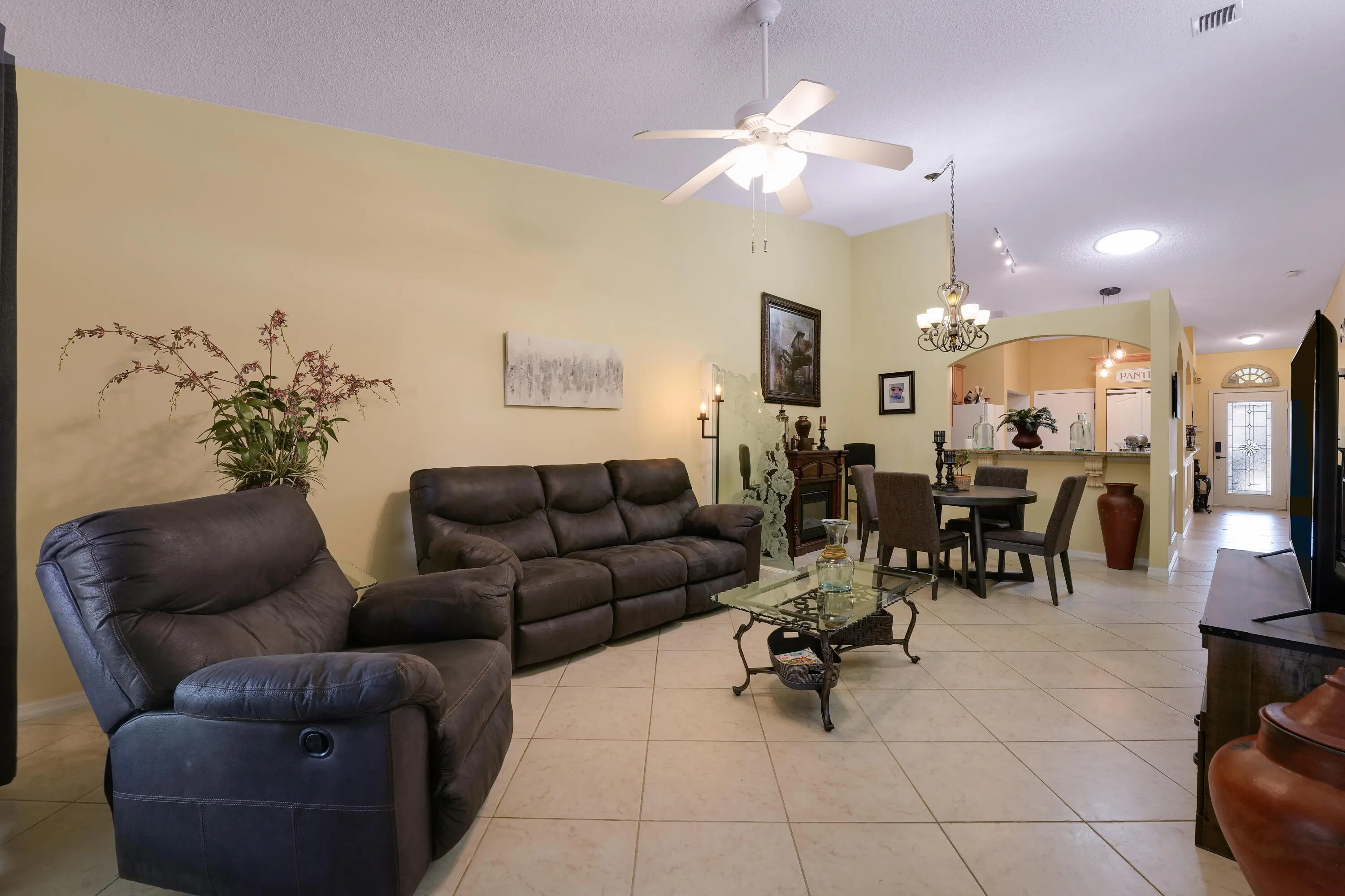 8076 CORMYOUR Way