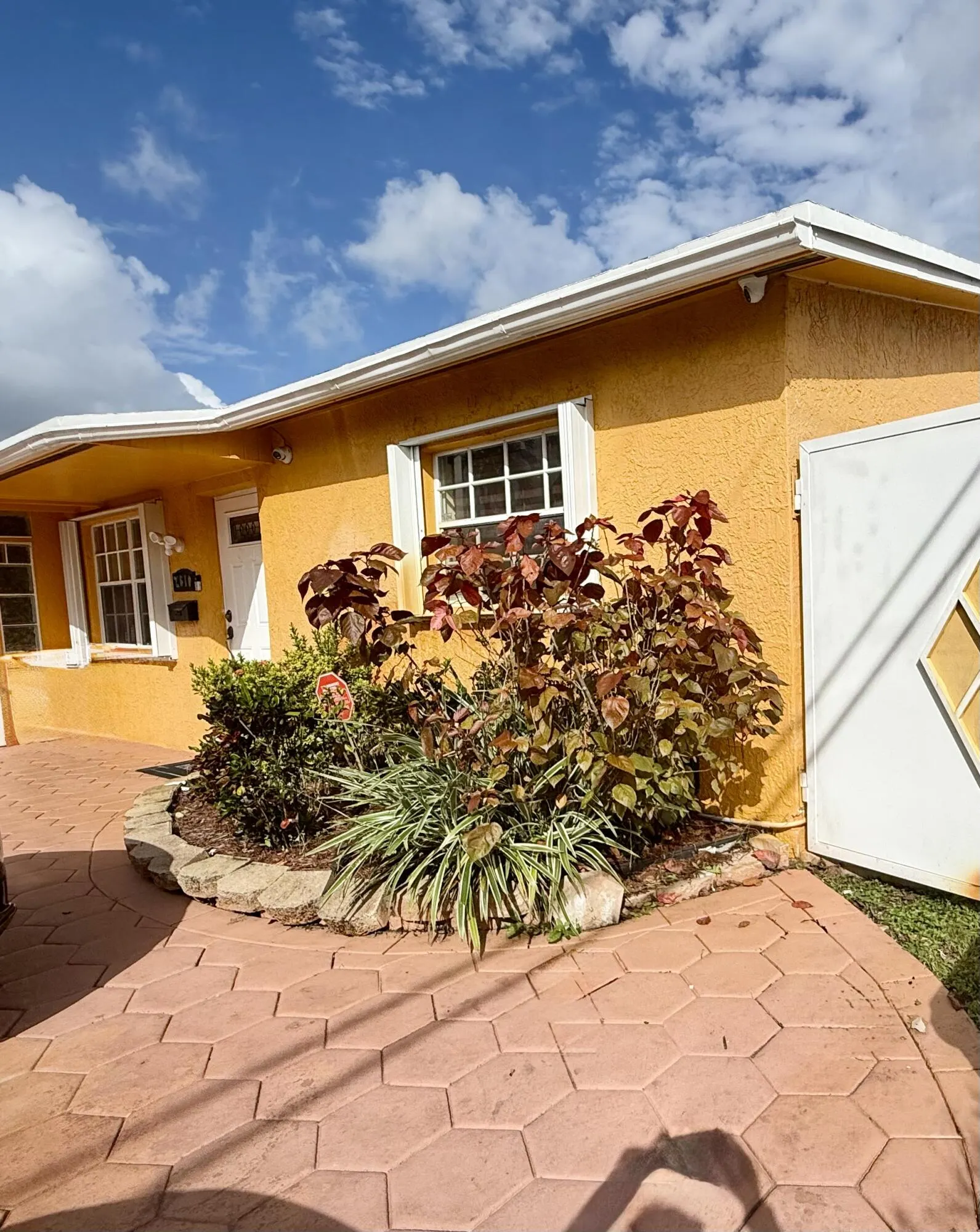2610 NW 43RD Avenue