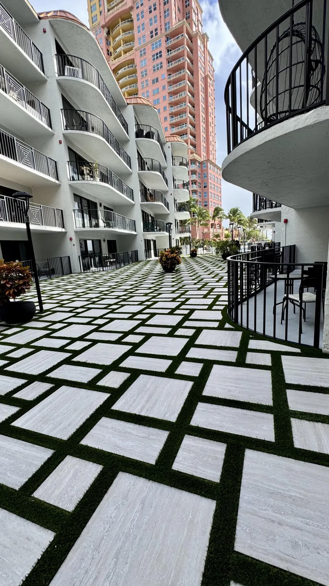 2029 N Ocean Boulevard #105