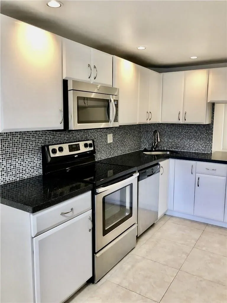 2029 N Ocean Boulevard #105