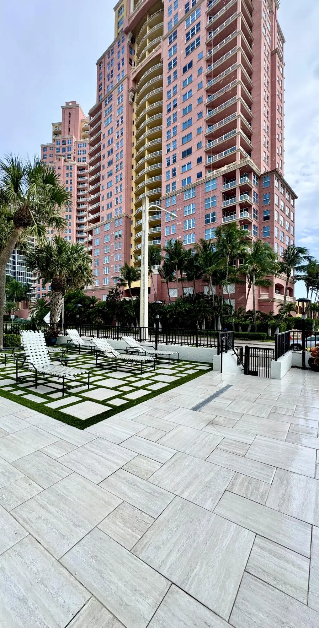 2029 N Ocean Boulevard #105
