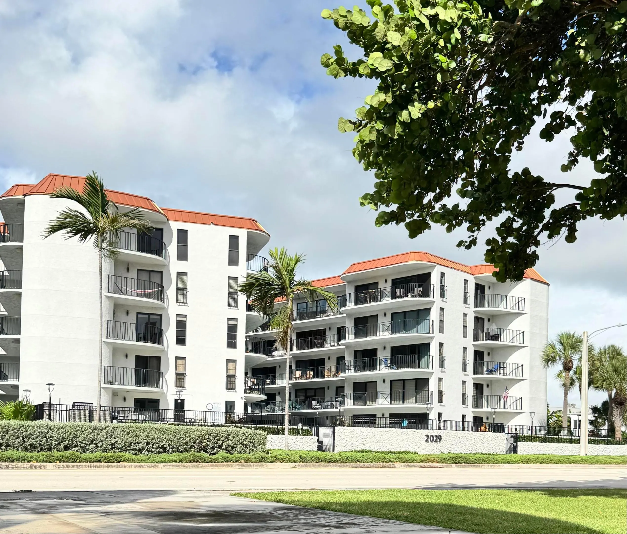 2029 N Ocean Boulevard #105
