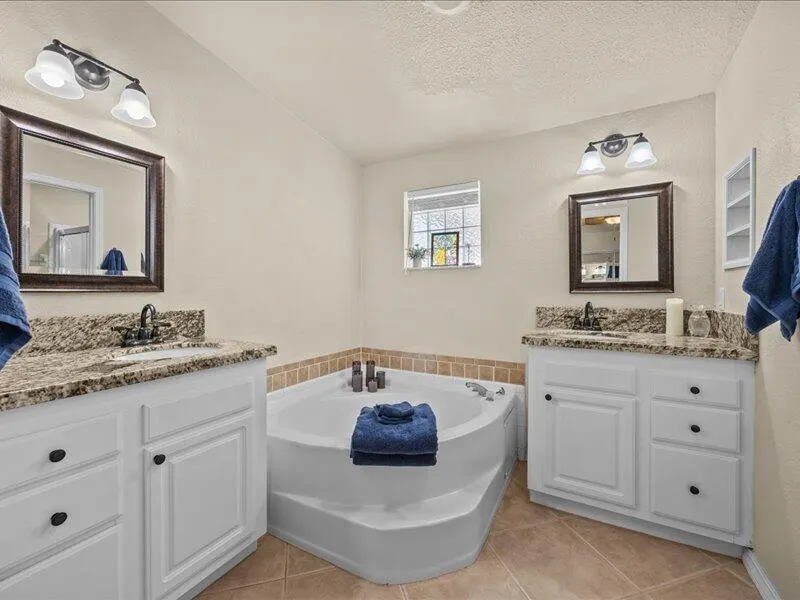 3064 Eagle'S Nest Way