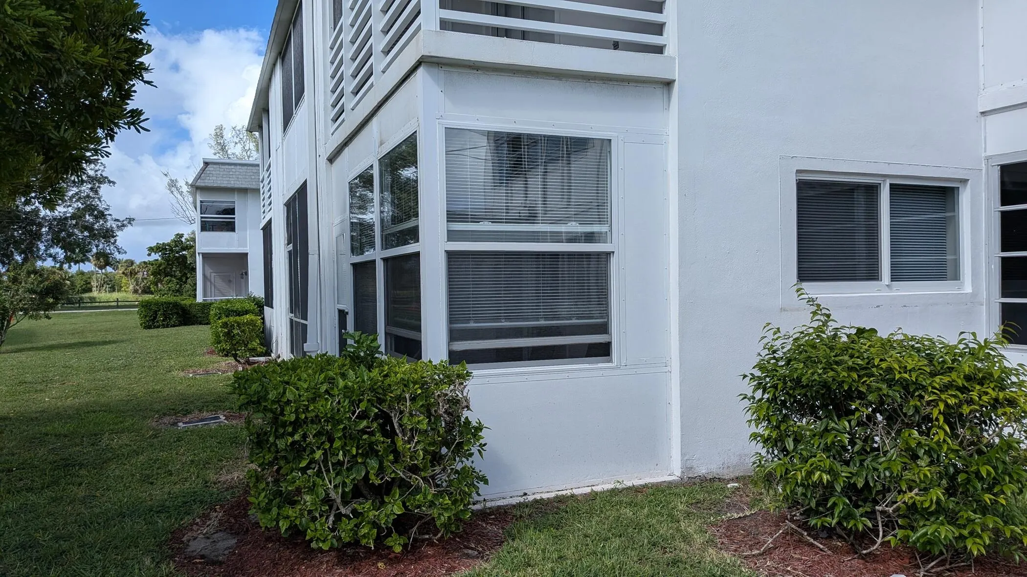 2880 LAKE OSBORNE Drive #109