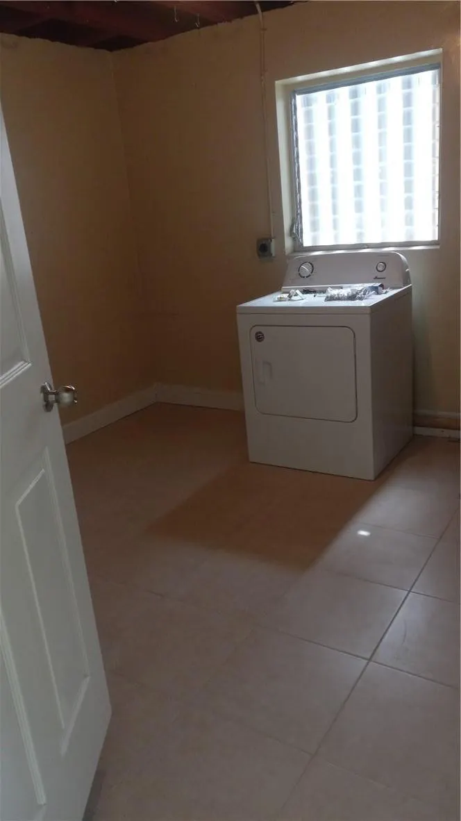330 NW 38TH Street