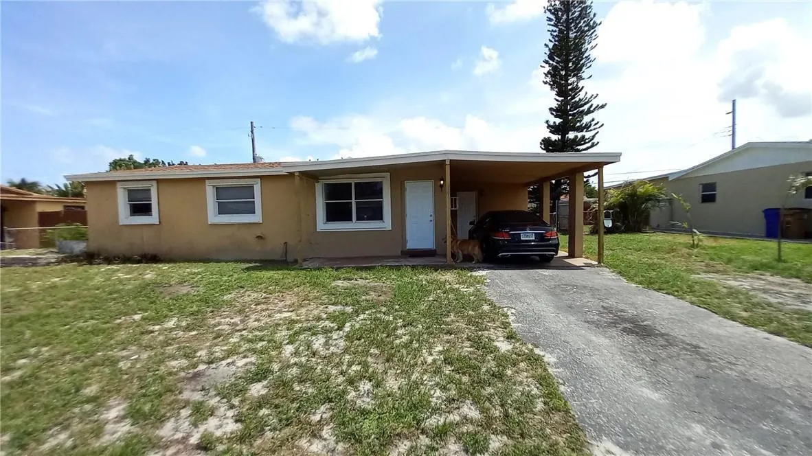 330 NW 38TH Street
