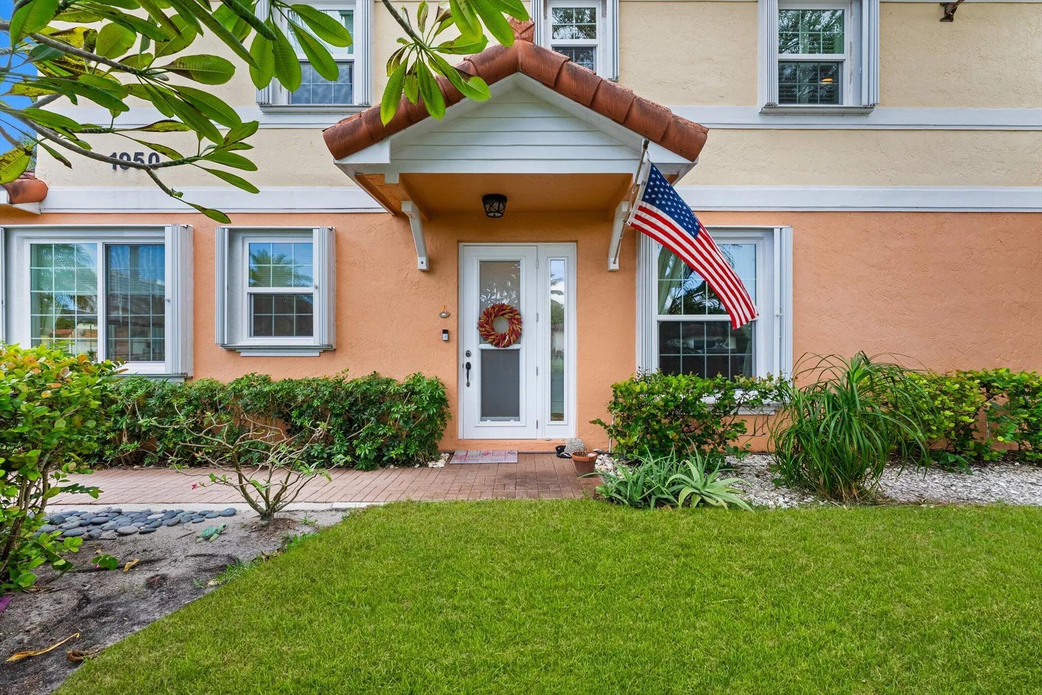 1950 NE 7th Street #105