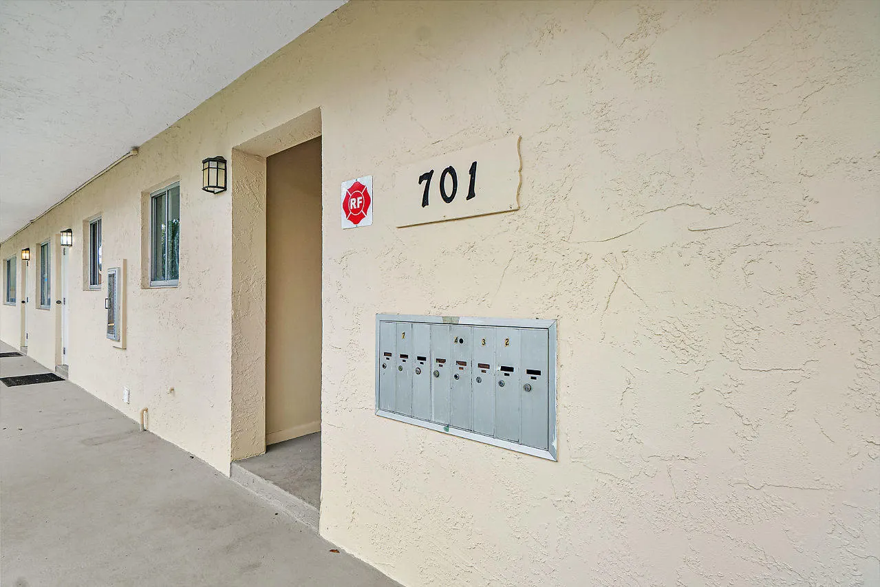 701 NE 7TH Avenue #2