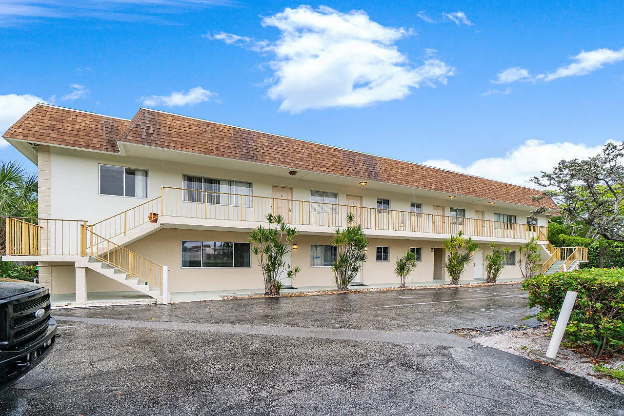 701 NE 7TH Avenue #2