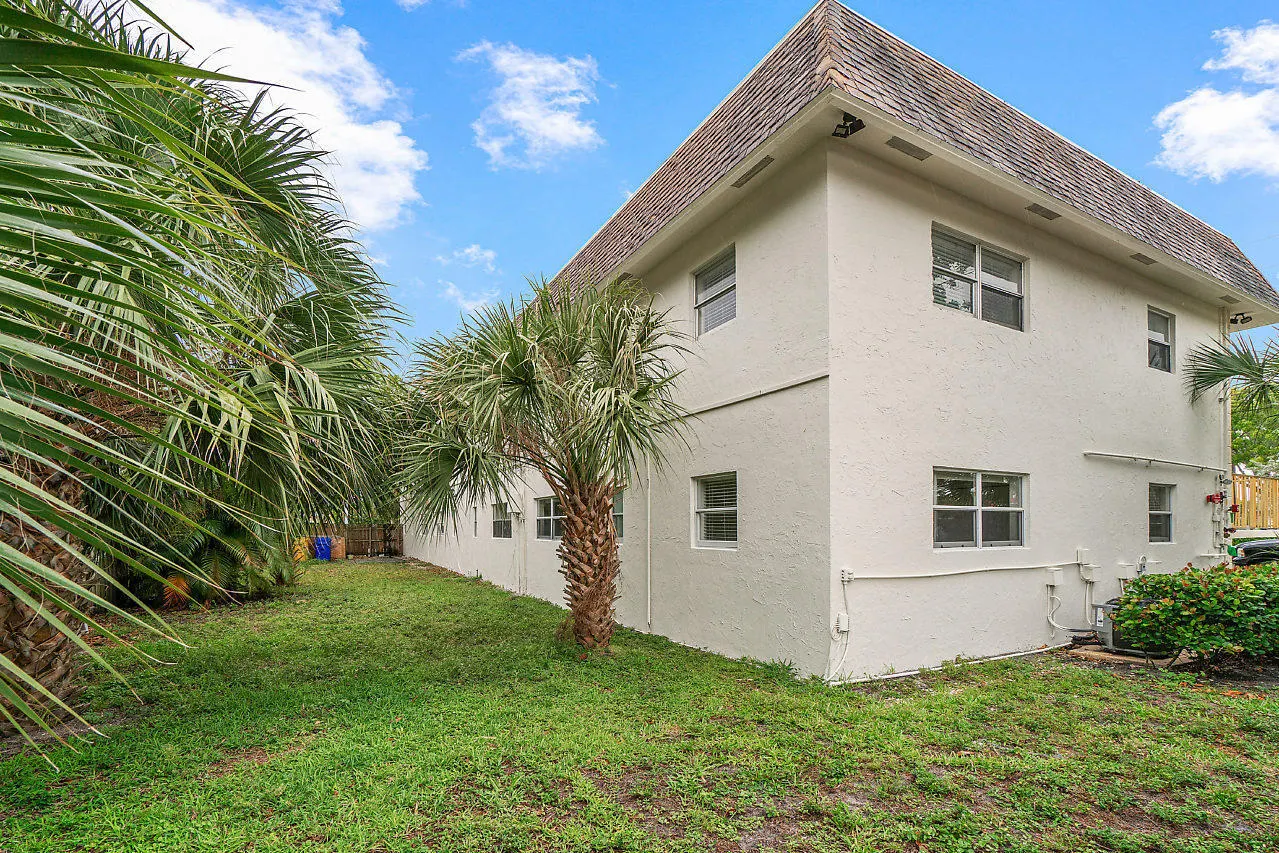 701 NE 7TH Avenue #2