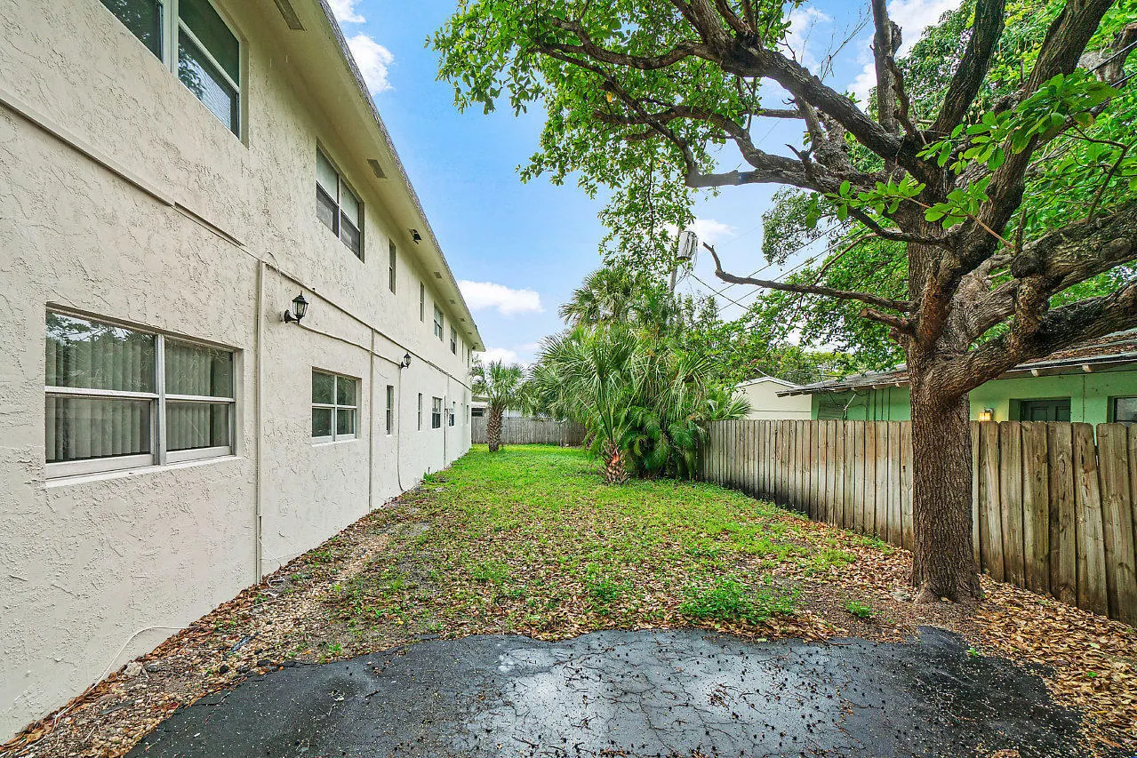701 NE 7TH Avenue #2