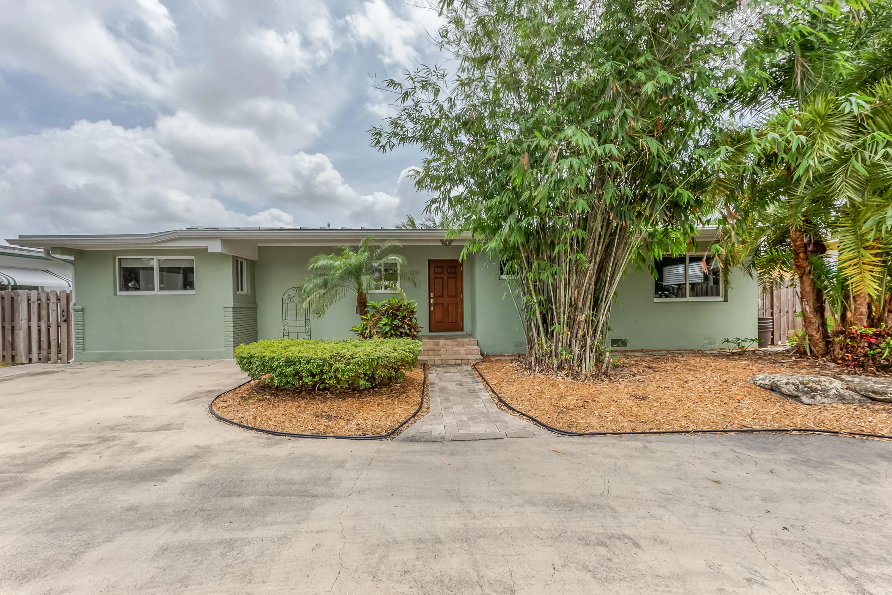 1310 CORDOVA Road