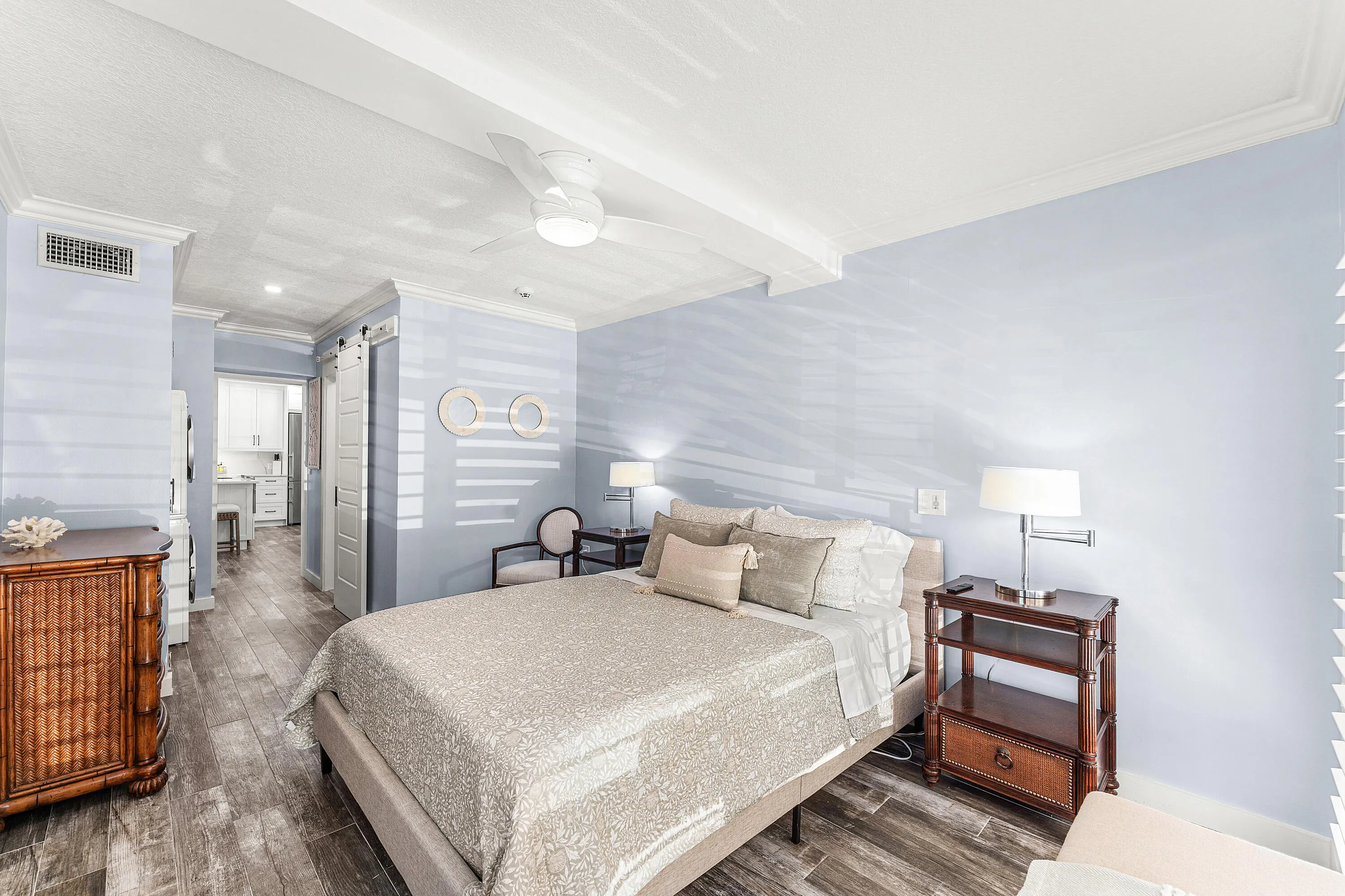 1025 Casuarina Road #4