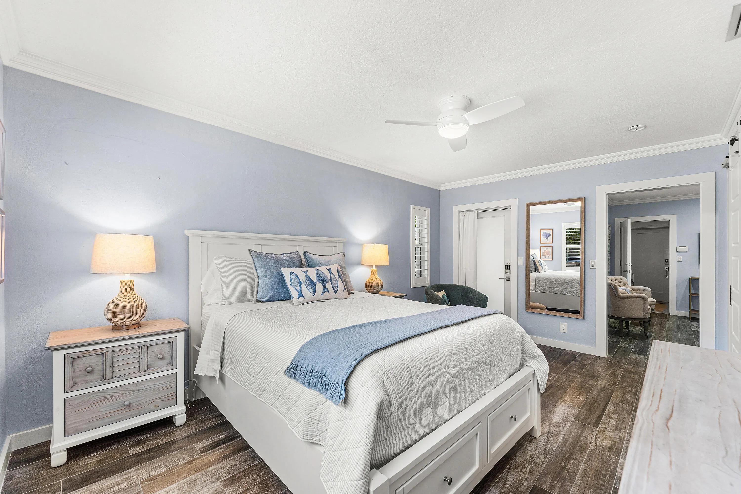 1025 Casuarina Road #4