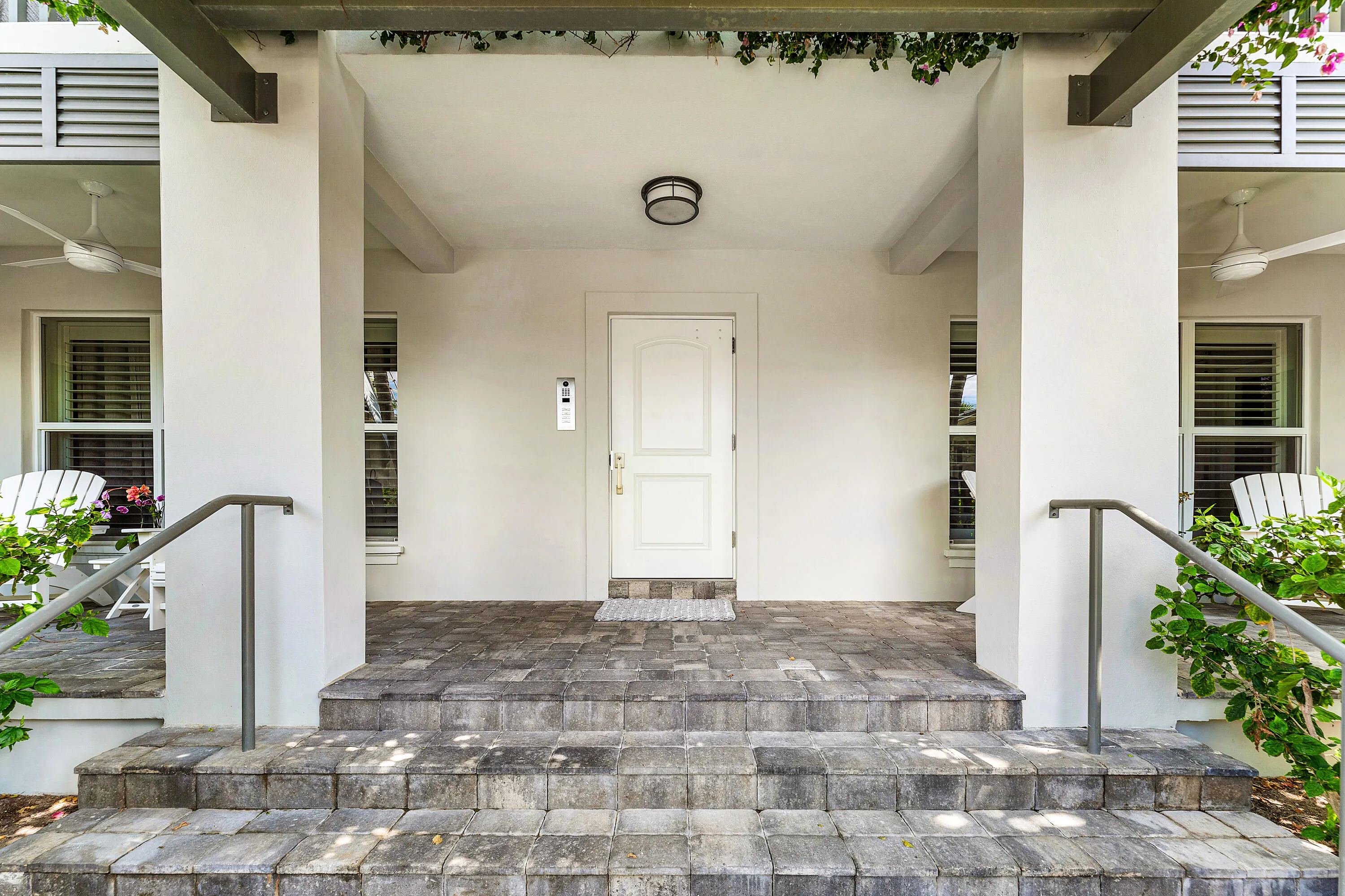 1025 Casuarina Road #4