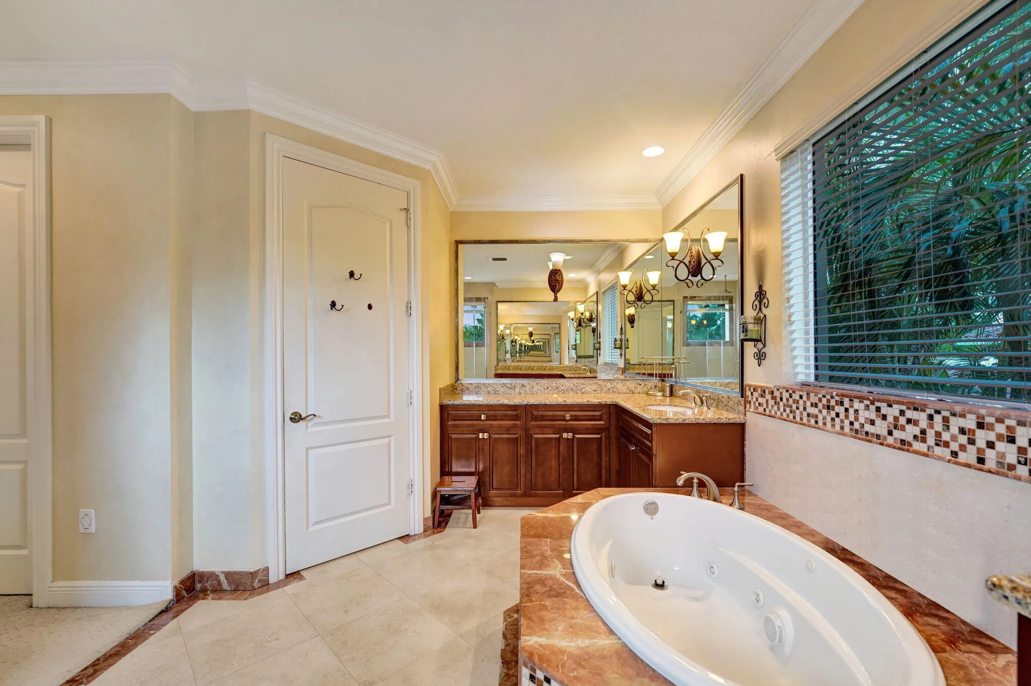 2575 SE 7TH Drive