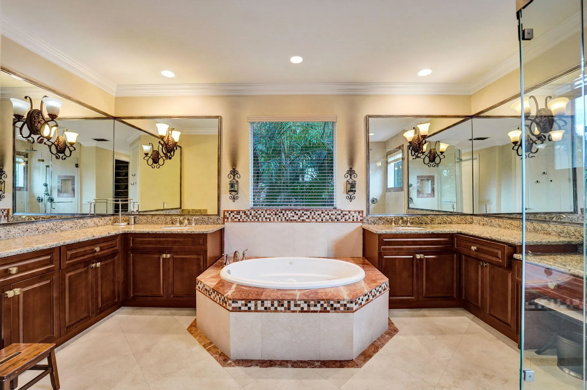 2575 SE 7TH Drive