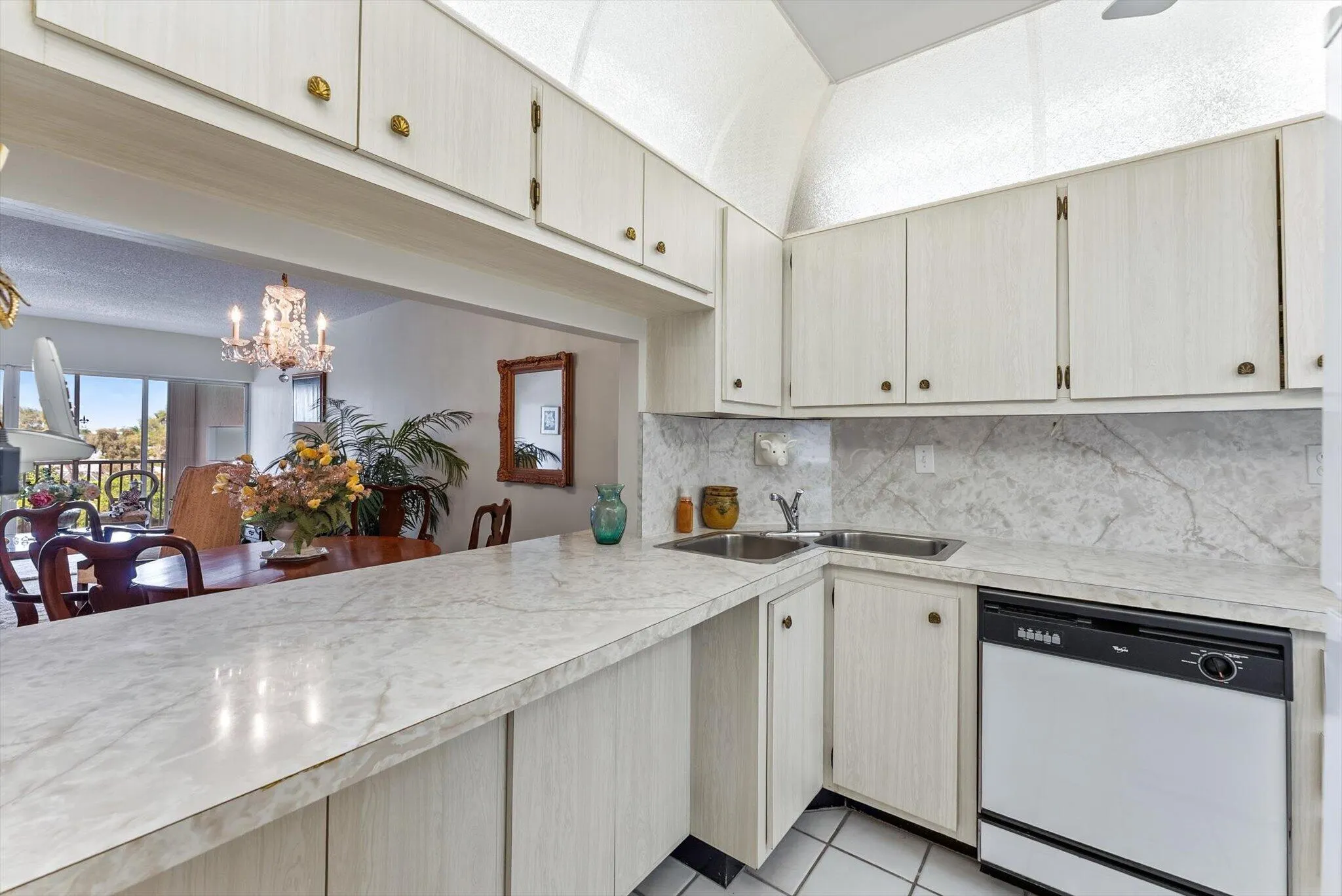 1319 E HILLSBORO Boulevard #409