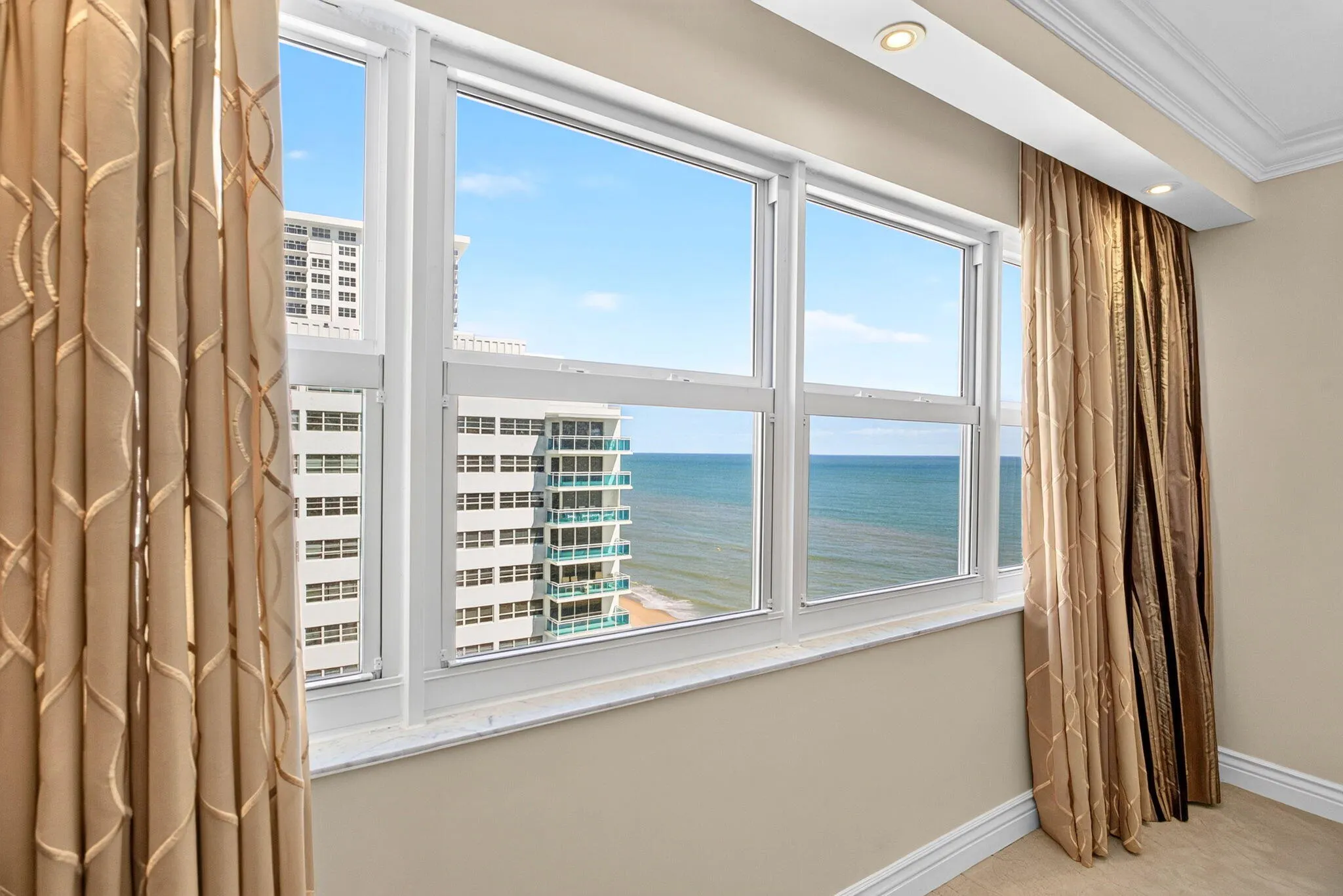 3410 Galt Ocean Drive #1501N