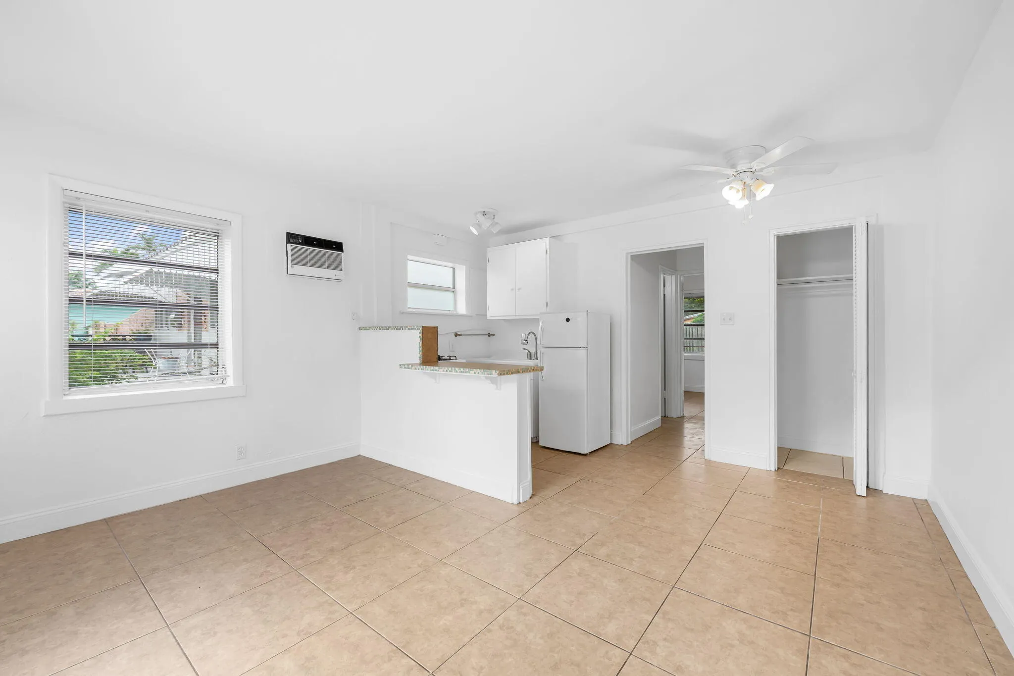 924 N 16TH Avenue