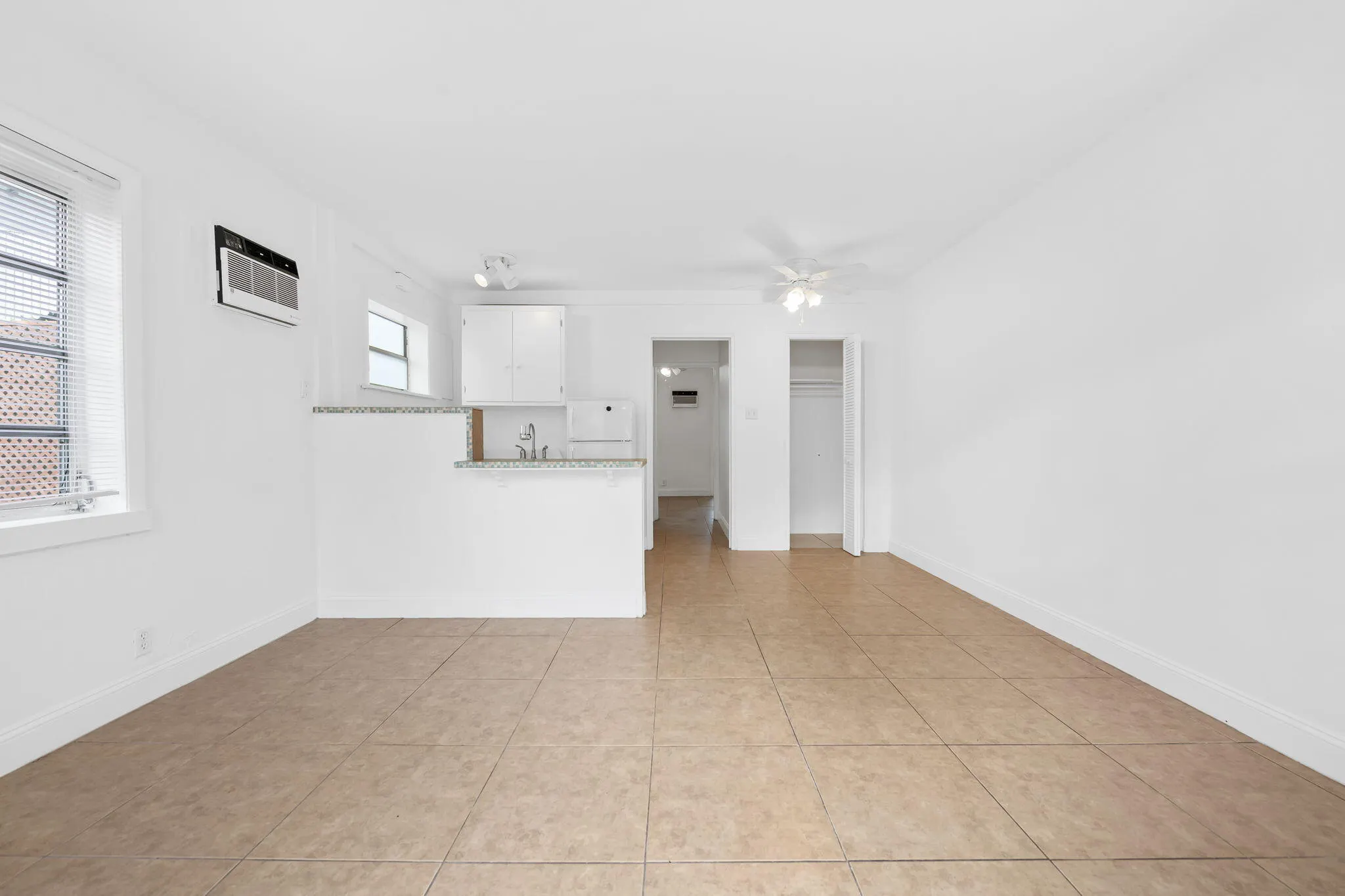 924 N 16TH Avenue