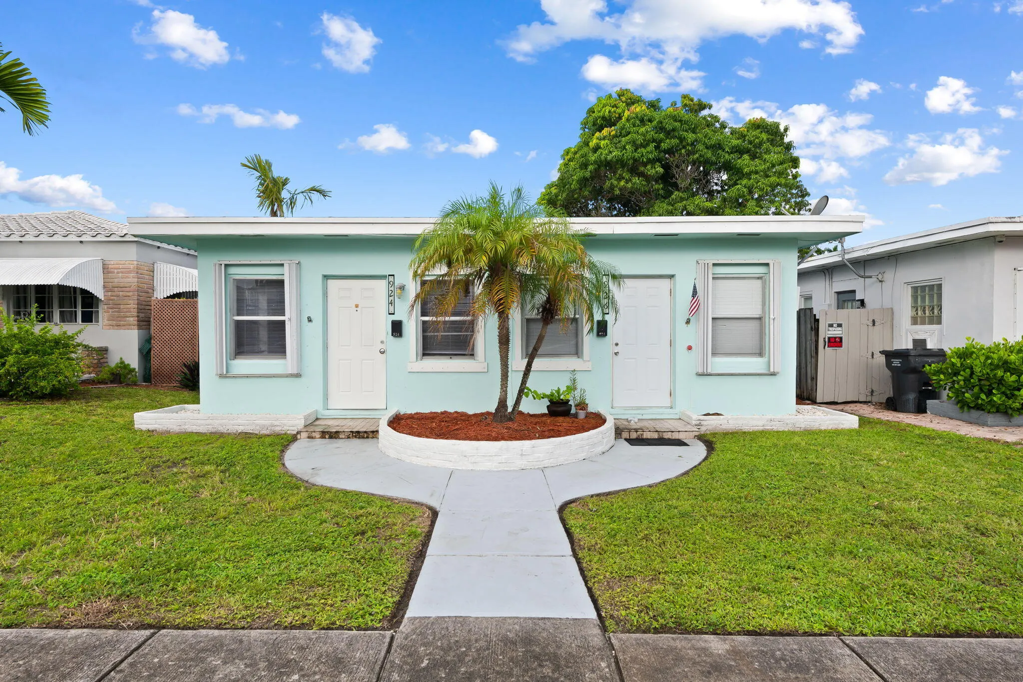 924 N 16TH Avenue