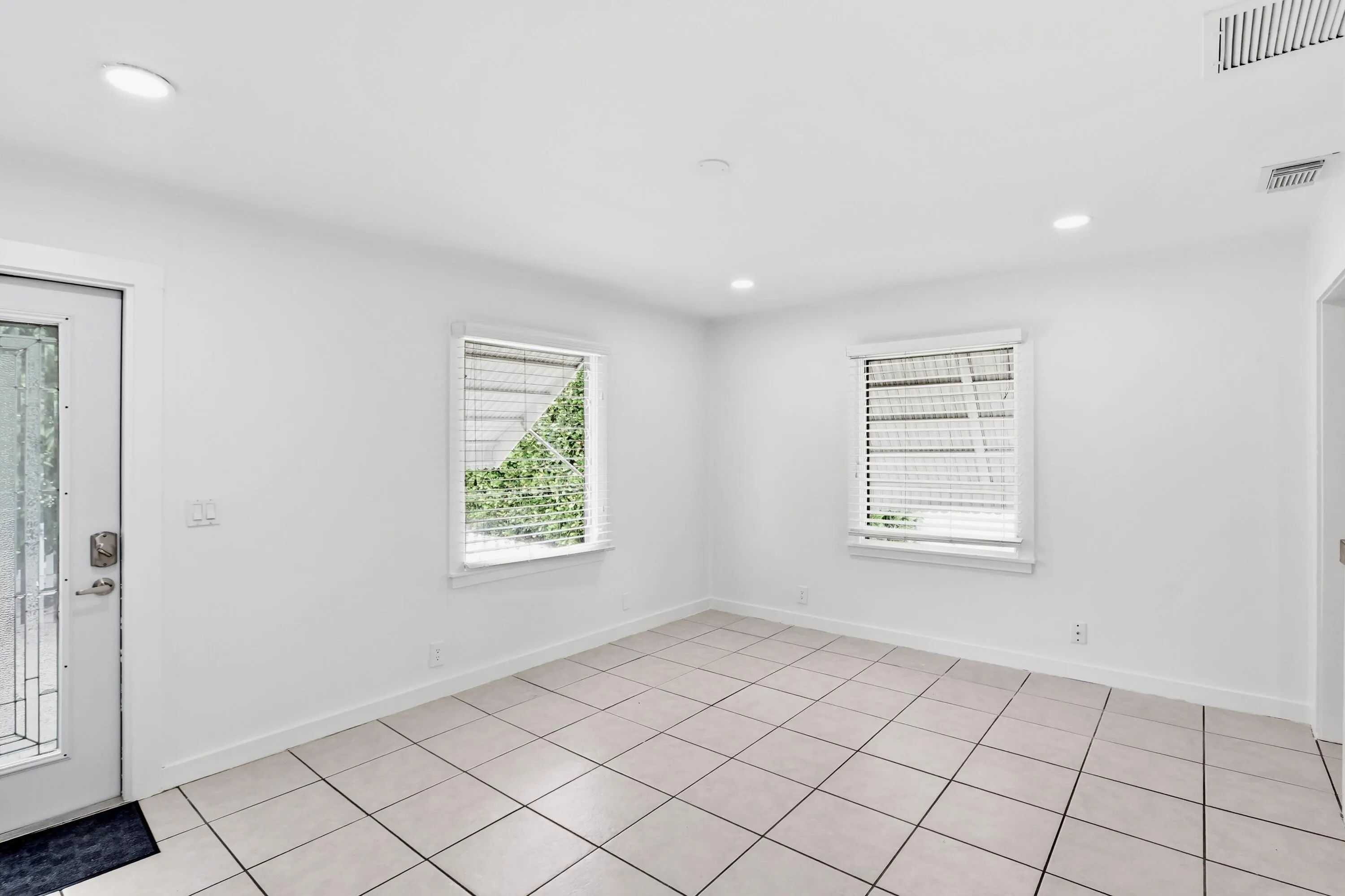 629 SE 4th Avenue #Front