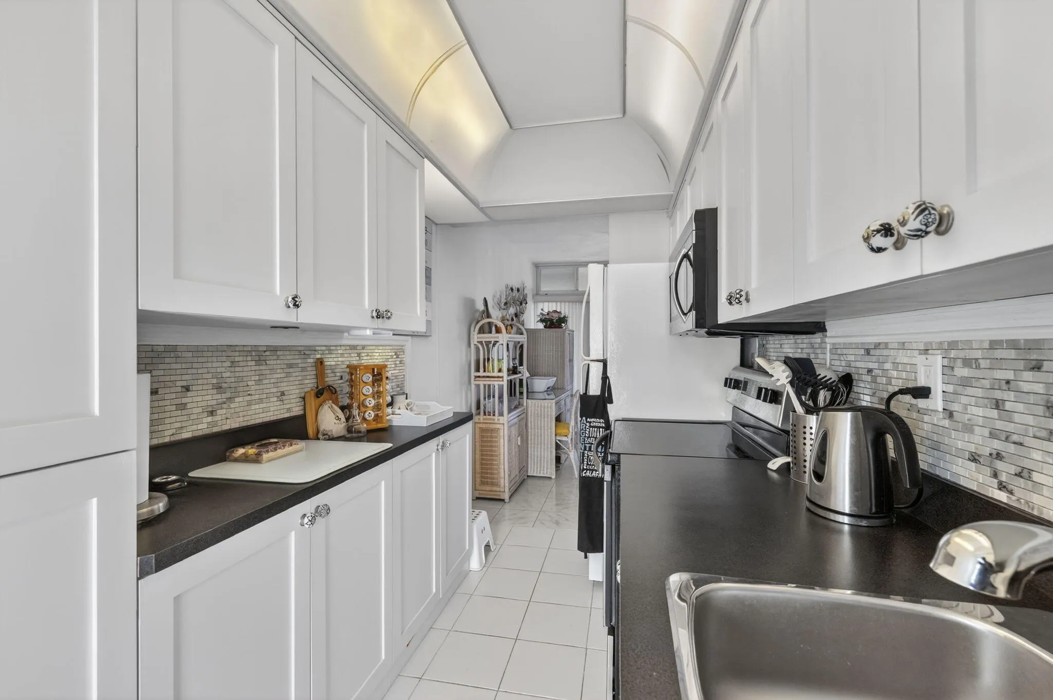 1221 HILLSBORO MILE #23A