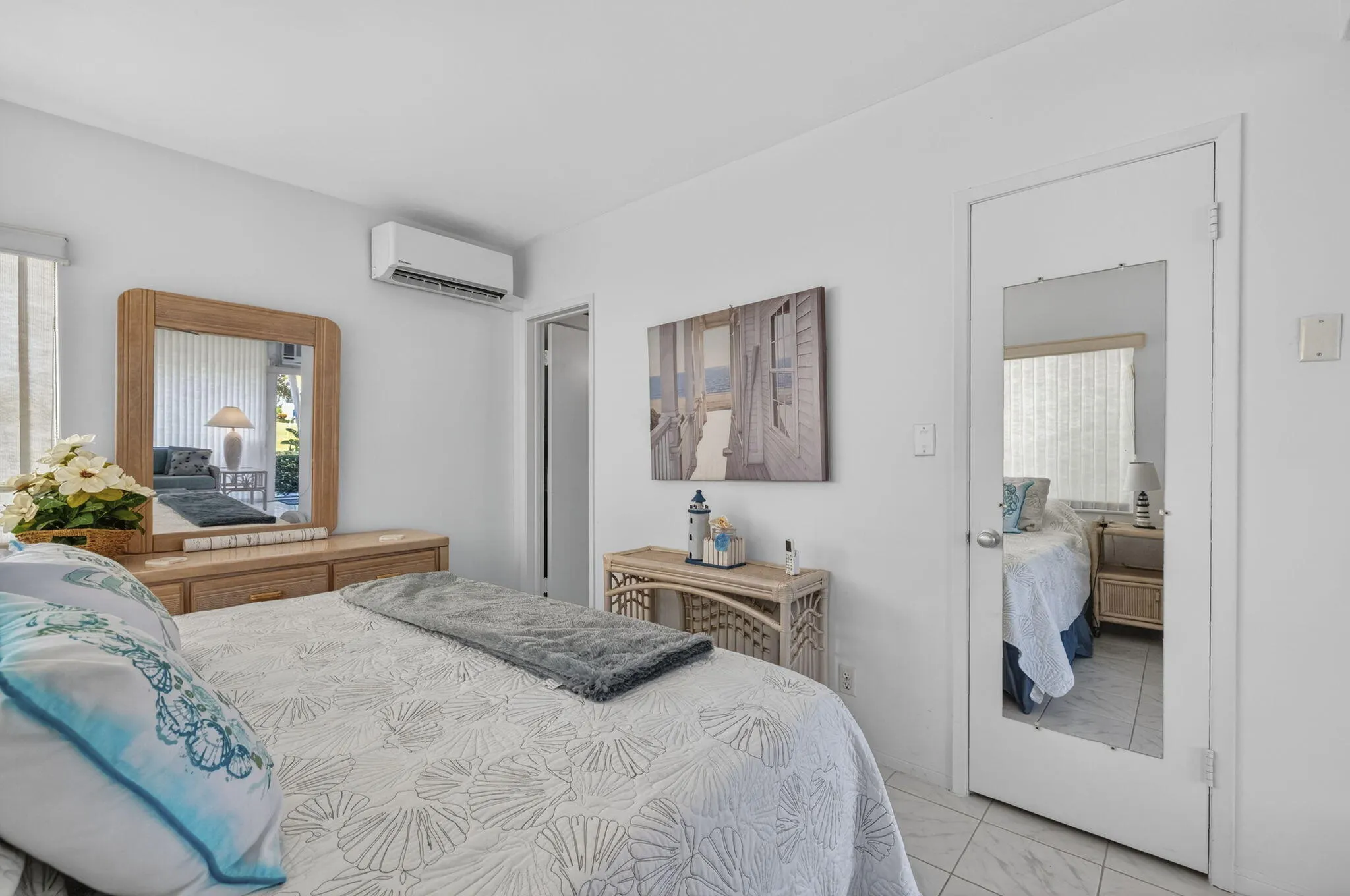 1221 HILLSBORO MILE #23A