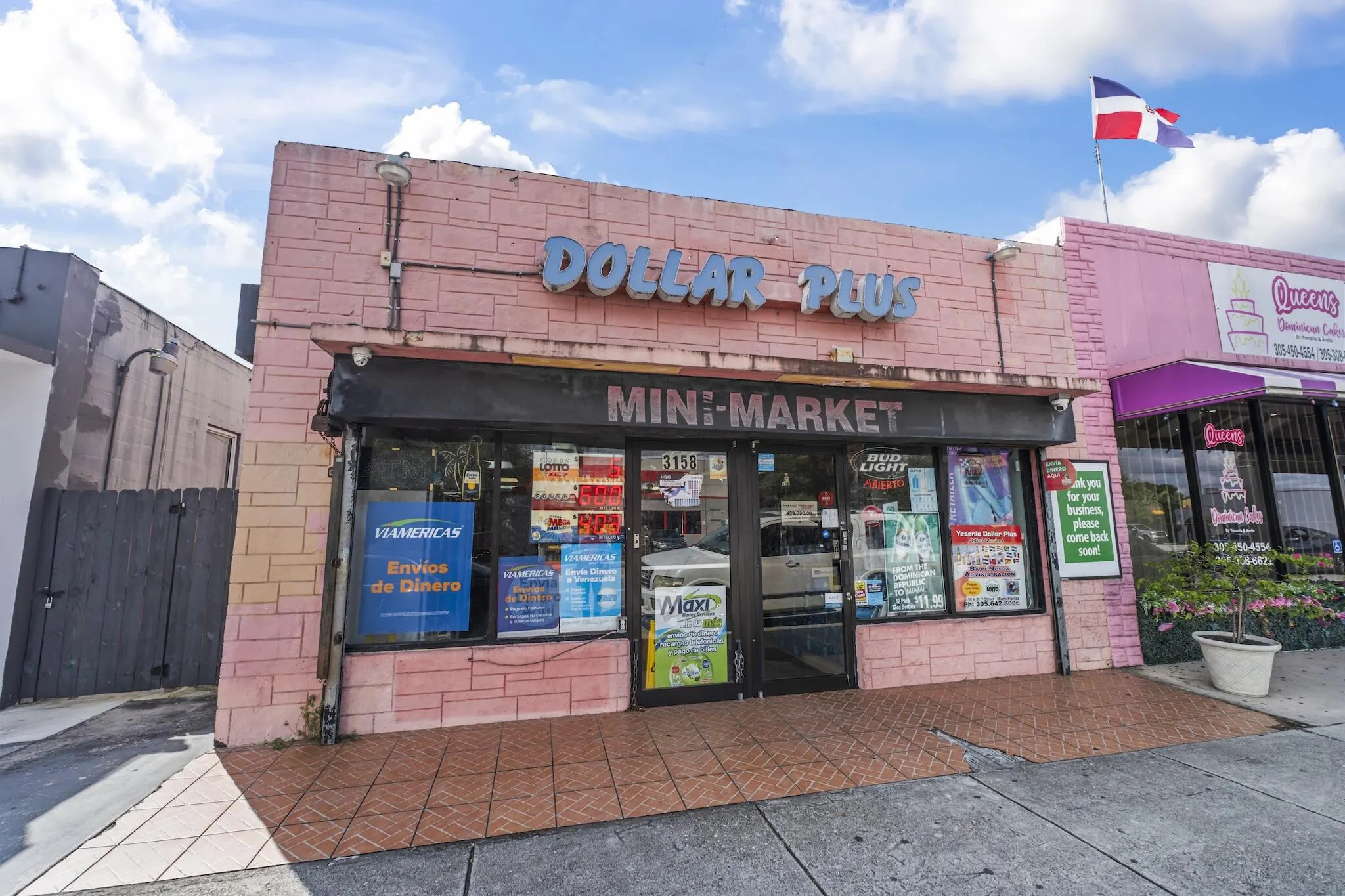 3152 NW 7TH Street