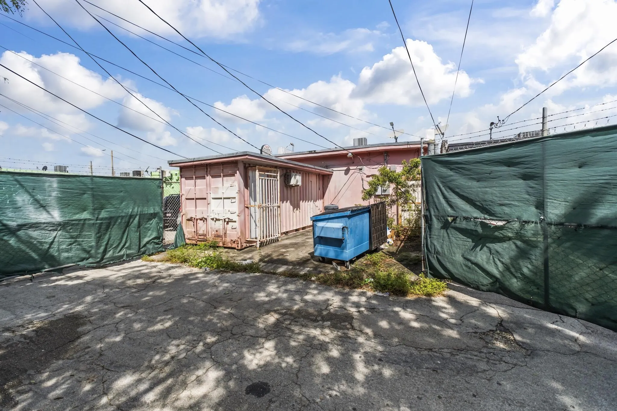 3152 NW 7TH Street