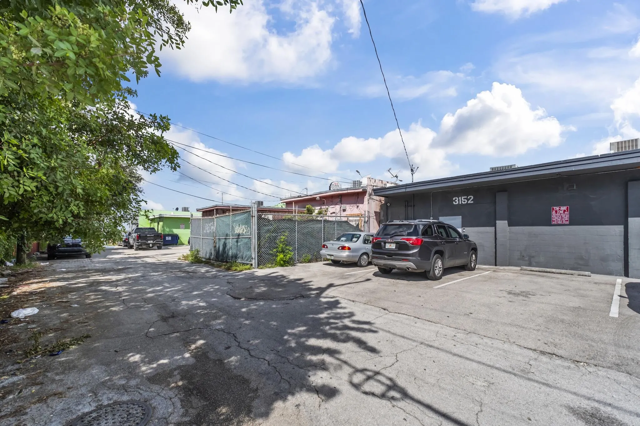 3152 NW 7TH Street