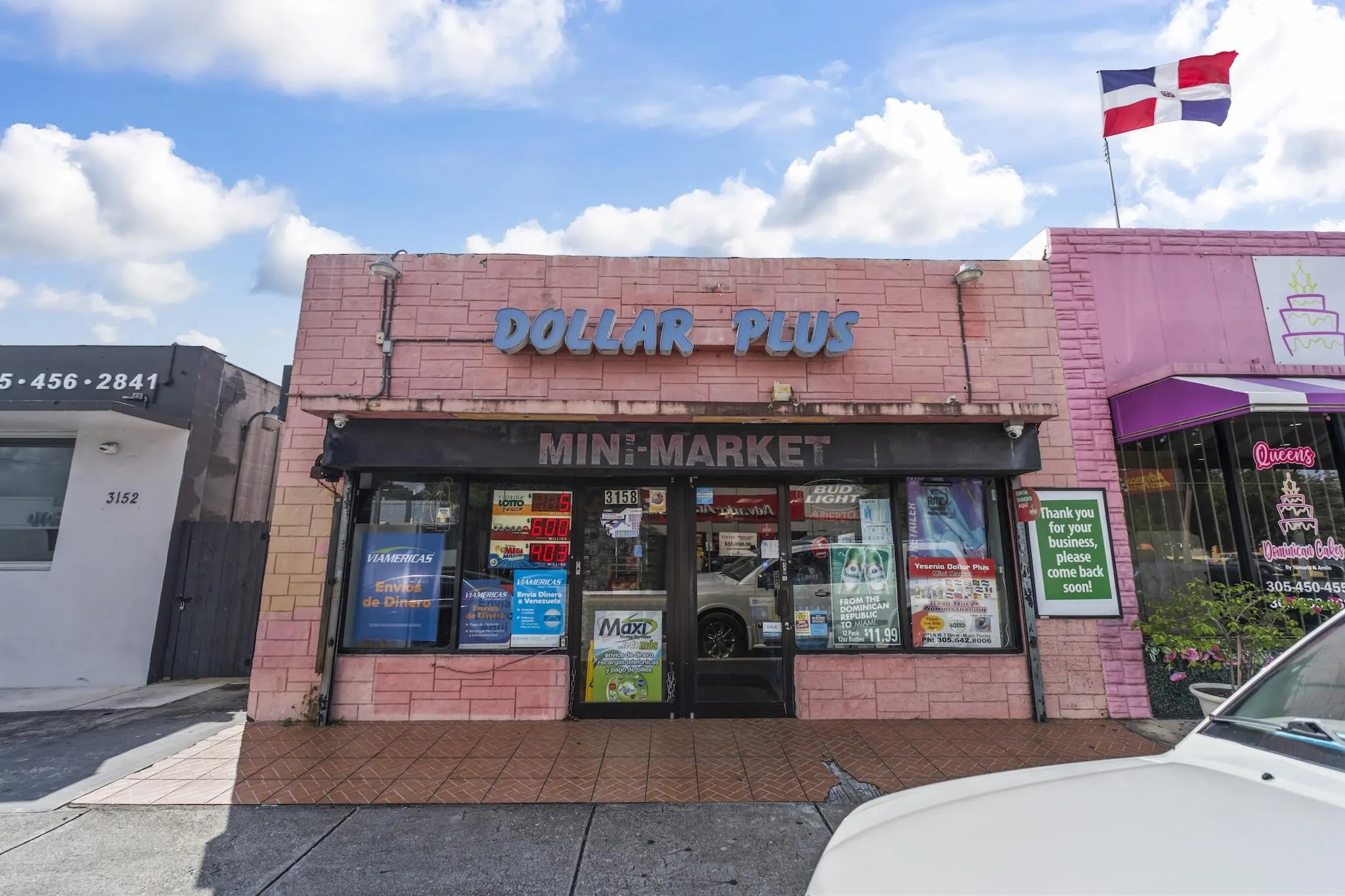 3152 NW 7TH Street