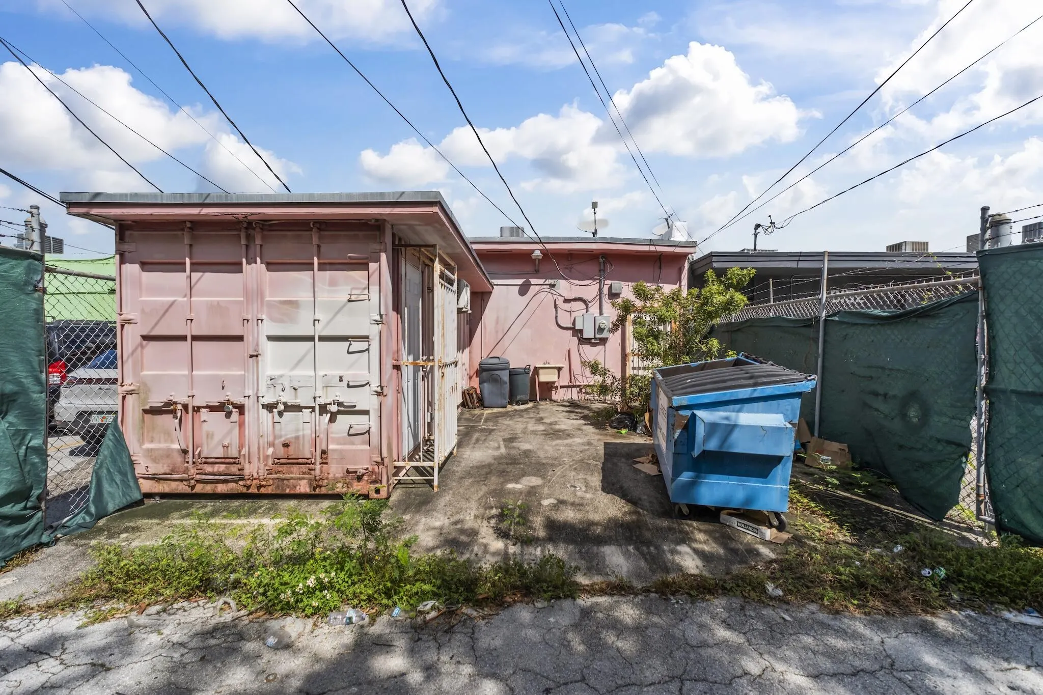 3152 NW 7TH Street